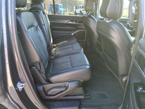 Certified 2023 Jeep Wagoneer Series III w/ Preferred Equipment Group AWD/4WD image 21