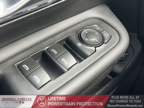 Used 2024 GMC Terrain SLT image 7