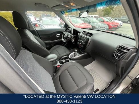 Used 2017 Kia Soul + FWD image 21