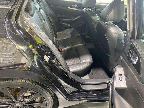 Used 2017 Nissan Maxima SR w/ Midnight Edition image 17