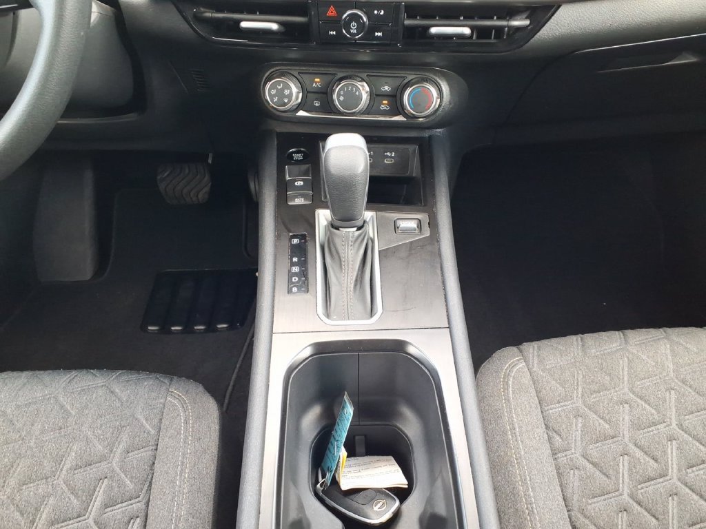 Used 2025 Nissan Kicks SV FWD image 11