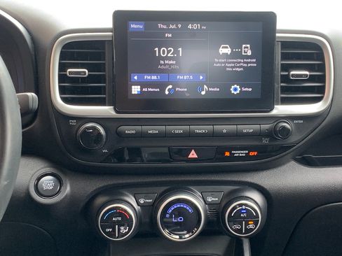 Used 2025 Hyundai Venue SEL FWD image 18