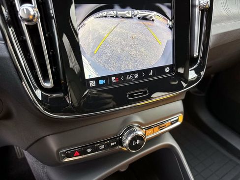 Used 2024 Volvo XC40 Recharge Core w/ Protection Package Premier image 21