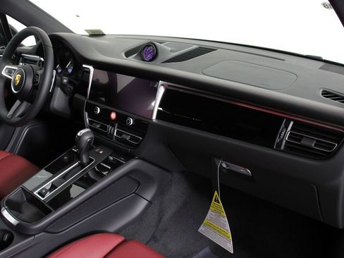 New 2026 Porsche Macan image 15