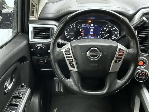 Used 2021 Nissan Titan SV w/ SV Convenience Package AWD/4WD image 12
