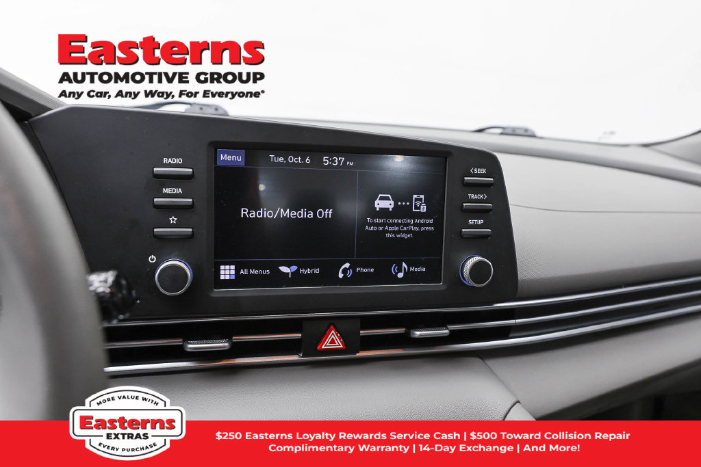 Used 2025 Hyundai Elantra Hybrid FWD image 19