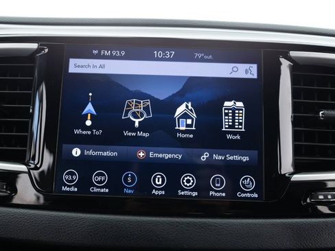 Used 2020 Chrysler Pacifica Touring-L Plus w/ S Appearance Package FWD image 33