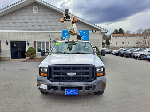 Used 2006 Ford F350 2WD Regular Cab DRW Super Duty image 4
