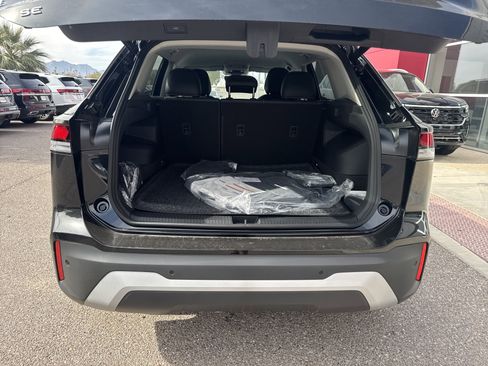 New 2026 Volkswagen Tiguan SE image 11