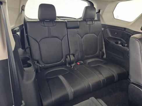 Used 2025 Honda Pilot EX-L image 13