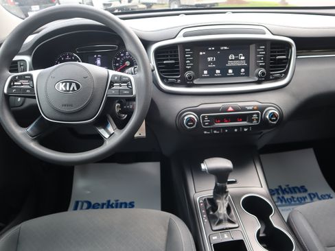Used 2019 Kia Sorento AWD V6 image 12