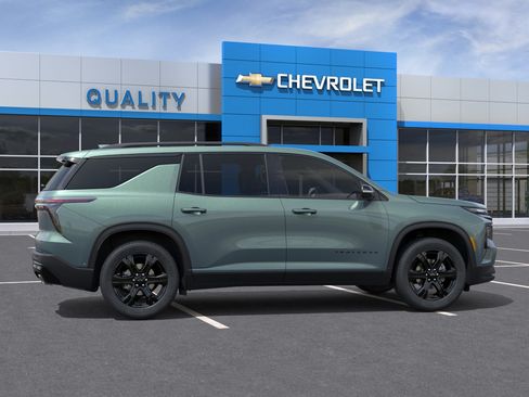 New 2027 Chevrolet Traverse LT FWD image 5