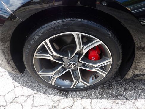 Used 2018 Kia Stinger GT2 AWD/4WD image 5