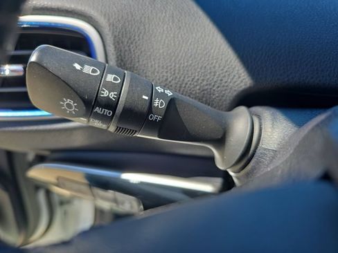 Used 2016 Toyota Prius Three Touring FWD image 28