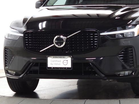 Certified 2025 Volvo XC60 B5 Plus AWD/4WD image 4