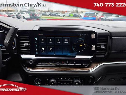 Used 2023 Chevrolet Silverado 1500 LT AWD/4WD image 9