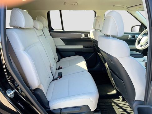 Used 2024 Hyundai Santa Fe SE image 25