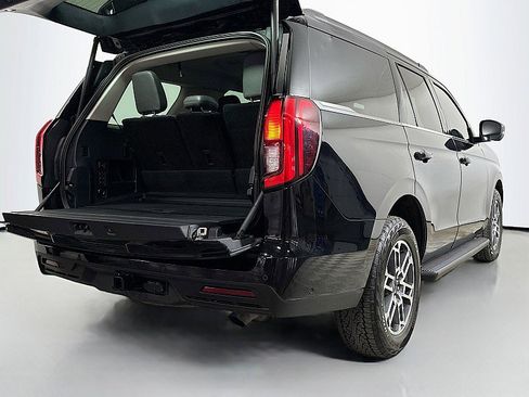 Used 2025 Ford Expedition Active image 27