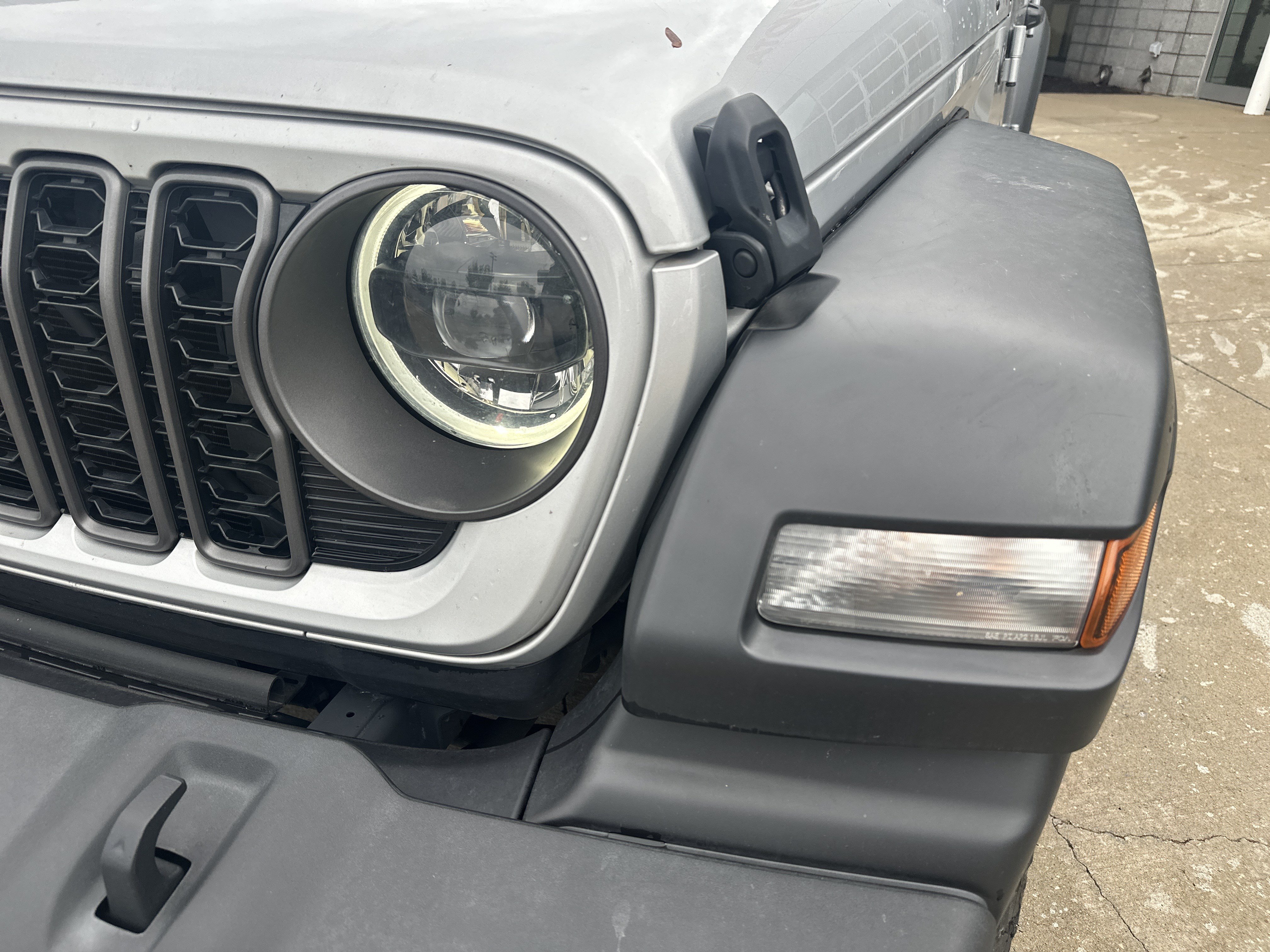 Used 2024 Jeep Wrangler Unlimited Sport AWD/4WD image 19