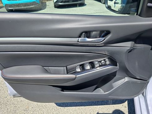Used 2025 Nissan Altima 2.5 SR w/ SR Premium Package image 22