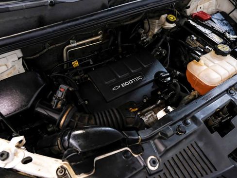 Used 2020 Chevrolet Trax LT w/ LT Convenience Package image 49