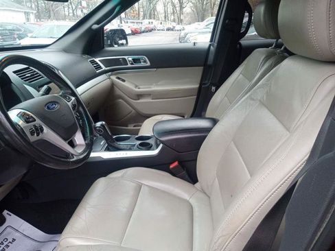 Used 2012 Ford Explorer XLT FWD image 7