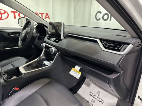 Used 2025 Toyota RAV4 XLE Premium image 13
