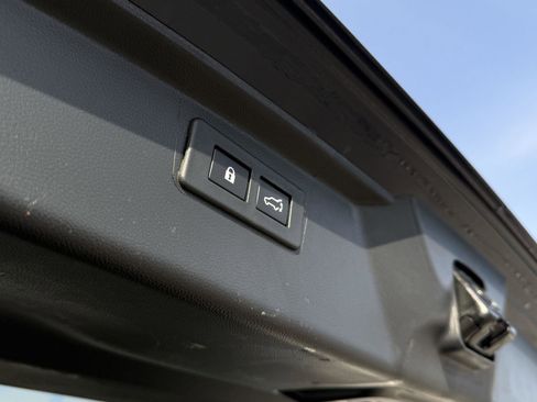 Used 2024 Subaru Outback Premium image 9