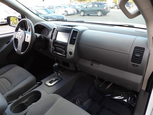 Used 2020 Nissan Frontier S image 14