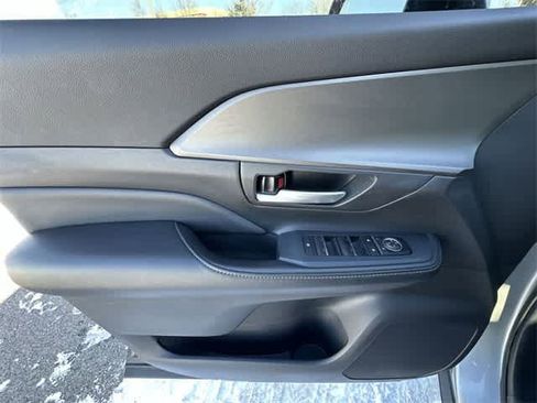 Used 2024 Toyota Grand Highlander XLE image 18