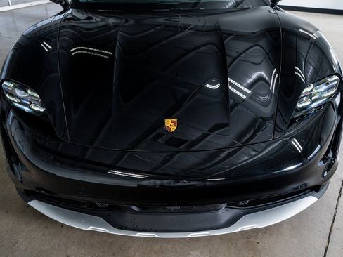 Used 2024 Porsche Taycan 4S w/ Premium Package image 15