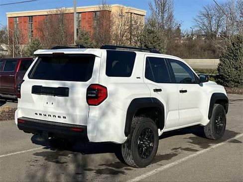Used 2025 Toyota 4Runner SR5 image 23