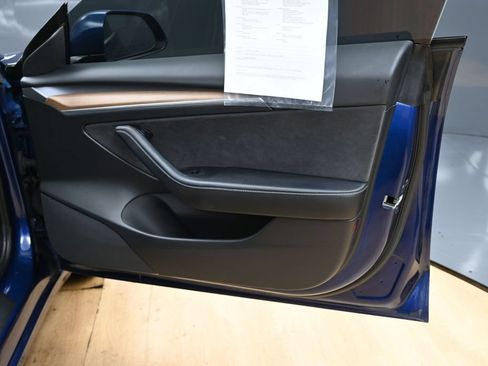 Used 2021 Tesla Model 3 Standard Range Plus RWD image 43