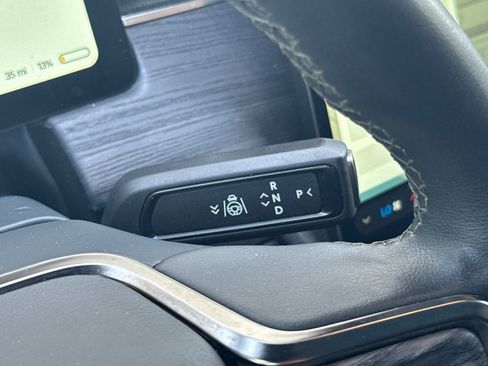 Used 2023 Rivian R1S Launch Edition image 22