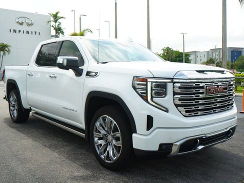 Used 2023 GMC Sierra 1500 Denali w/ Denali Reserve Package AWD/4WD image 12