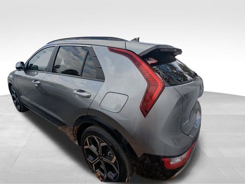Used 2025 Kia Niro EX Touring image 5