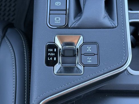 Used 2025 Lexus GX 550 image 28