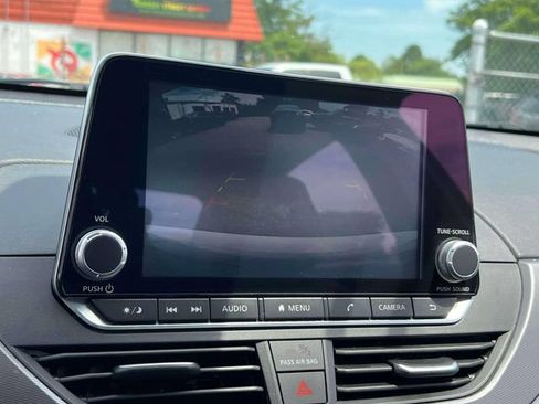 Used 2024 Nissan Altima 2.5 SR FWD image 34