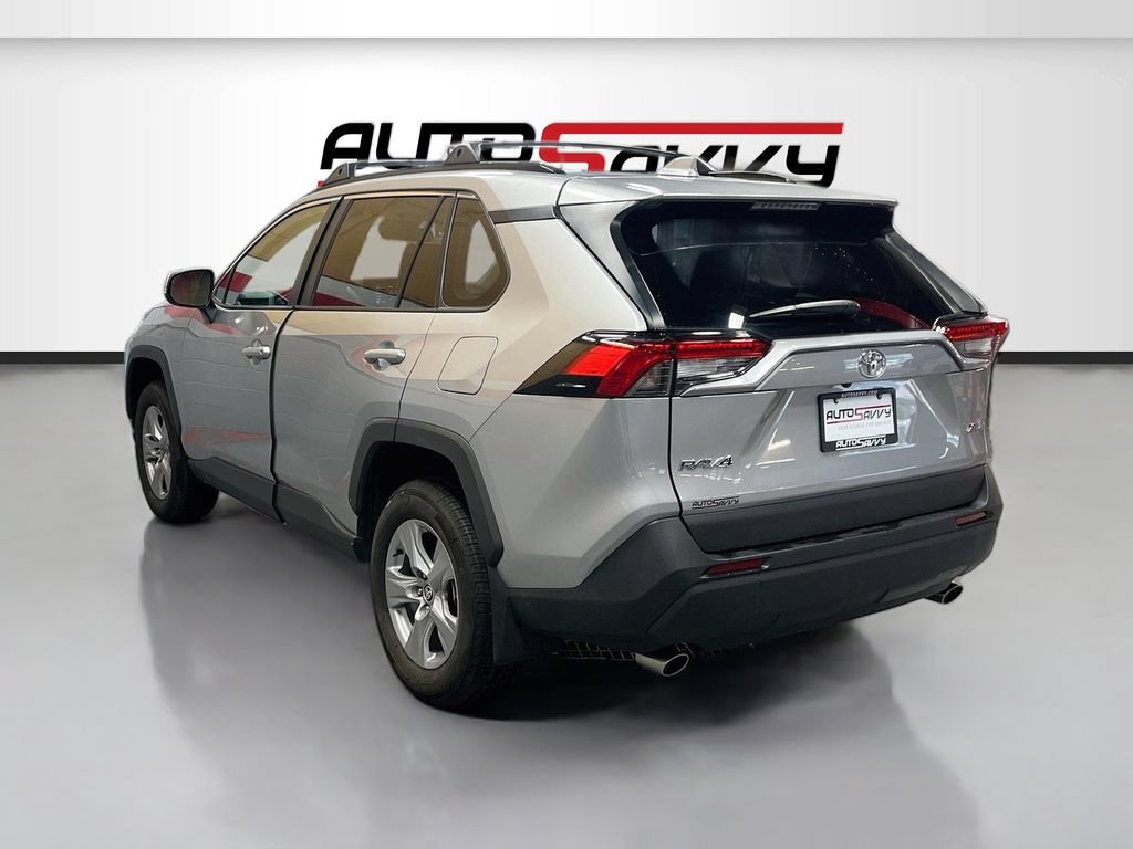 Used 2025 Toyota RAV4 XLE FWD image 5