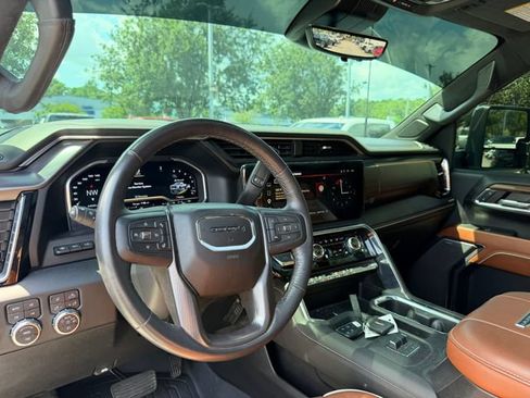 Used 2024 GMC Sierra 3500 Denali Ultimate AWD/4WD image 16