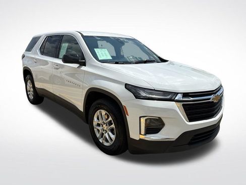Used 2022 Chevrolet Traverse LS FWD image 4