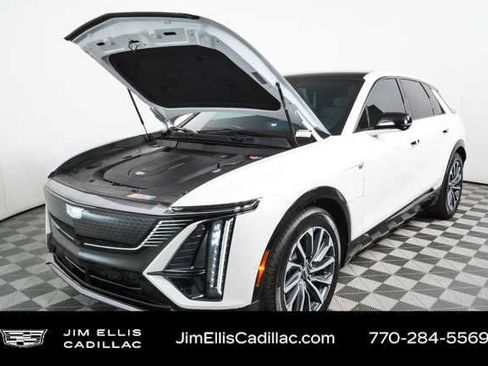 Used 2024 Cadillac Lyriq Sport AWD/4WD image 32