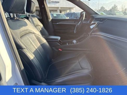 Used 2023 Jeep Grand Cherokee L Overland image 15