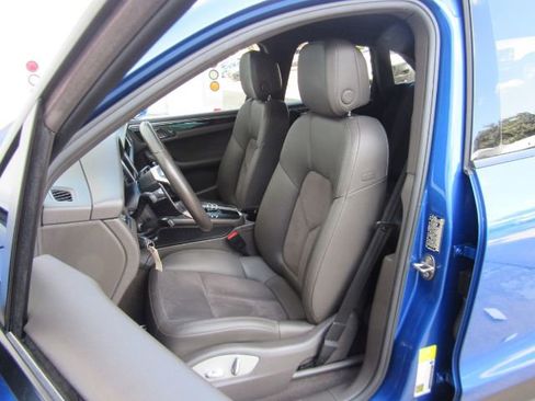 Used 2018 Porsche Macan image 15