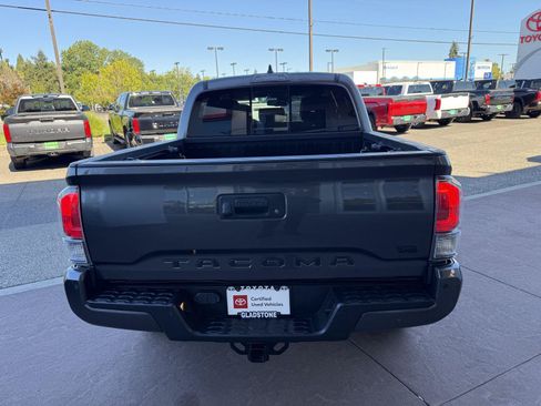 Certified 2021 Toyota Tacoma TRD Off-Road w/ Technology Package AWD/4WD image 7