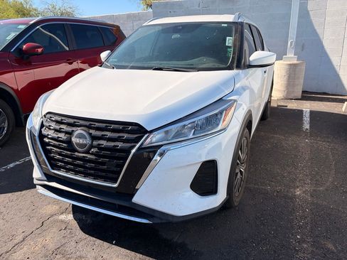 Used 2023 Nissan Kicks SV FWD image 1