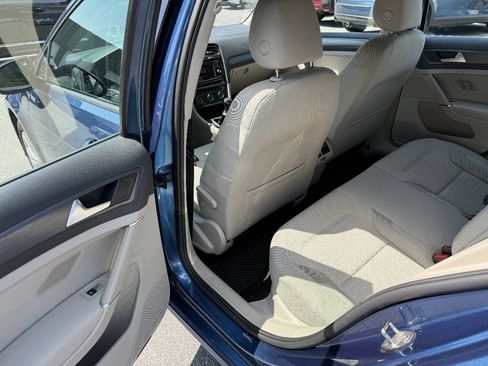 Used 2019 Volkswagen Golf S w/ Driver Assistance Package AWD/4WD image 13