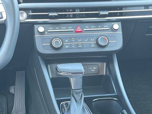 Certified 2025 Hyundai Tucson SE FWD image 15