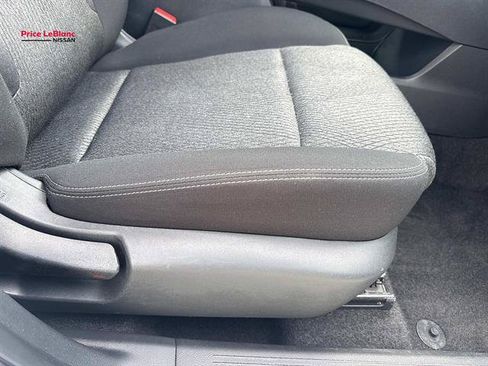 Used 2024 Nissan Rogue SV AWD/4WD image 11
