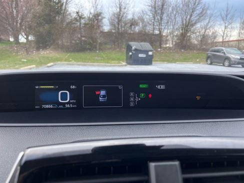 Used 2016 Toyota Prius Three Touring image 16